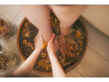 冷え、浮腫を解消◎漢方足湯など季節限定クーポンあり◎