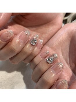 キュア(Cure)/グラデーション×ビジューネイル