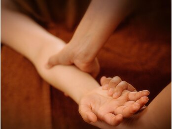 トーンファー:空/ハンドマッサージ