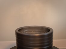 ミサキザカノマーニ(misakizaka-no Mani)の雰囲気（高い耐熱性と遠赤外線効果を持った萬古焼の壺を使用）