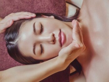 ハワイアンフォレストSpa 京急川崎店の写真/《小顔フェイシャル×快眠ドライヘッドスパ×ロミロミ》眼精疲労や首肩こり解消♪京急川崎駅より徒歩2分