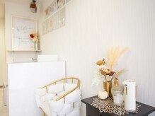 リリアン(RelieN)/白を基調としたフロントスペース