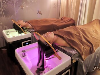 ランベリー 新宿店(Lembellir)の写真/【ペア割◎お得!】人気のかけ流しヘッドスパで心身を解き放つ・隅々までほぐされる心地良さに感動♪