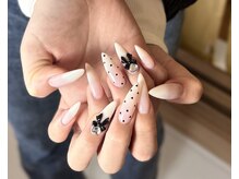 レーヴェ(Lowe)の雰囲気（ロングネイルも可愛く♪）