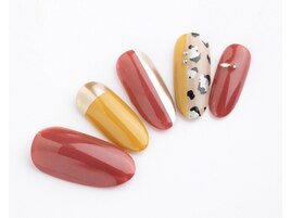 秋のヒョウ柄ネイル