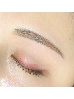 ビューステージ アイブロウサロン 大阪/ゆるやかなアーチ眉