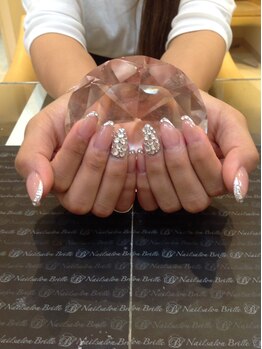 エスフィーネイルサロン ブリーユ(Esfy nailsalon Brille)/ストーンフレンチ
