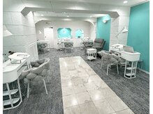 ネイルエープラスシー(NailA+C)の雰囲気（清潔感のある広々とした店内となっております。）