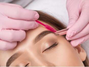 エッジ(EDGE)の写真/【まつ毛パーマ＋眉毛パーマ¥12,000】眉とまつ毛でお顔の印象は一気に変わる！似合わせで魅力的な目元へ♪