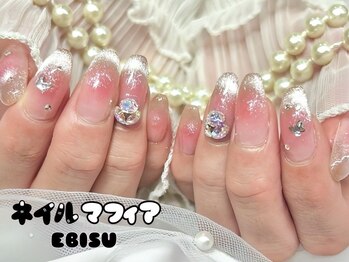 ネイルマフィア 恵比寿(NAIL MAFIA)の写真/駅近で仕事帰りに通いやすい★平日21時まで営業！もちの良い独自のフィルインで1ヶ月ストレスフリー！