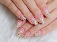 ノエル ネイル(NOEL)/ラメグラ×ストーンで上品さUP