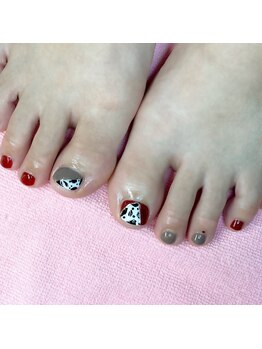 リマ(Lima)/秋のアニマル柄ネイル