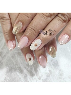 Shiny Nail【シャイニーネイル】