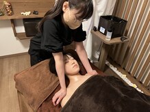 デイスパルッソ(Day Spa Lusso)の雰囲気（ヘッドスパはデコルテから☆リンパを流し筋肉をゆるめます♪）