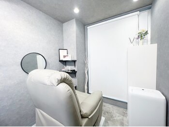 スリー 麻布(THLEE)の写真/【完全個室】居心地の良い個室空間であなただけの特別なサロンタイムをお届け♪毎月の来店がご褒美に◎