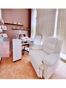 絹エステサロンの写真/同時施術で忙しい日も綺麗に。仕上がりにこだわるネイリストがケアから似合うデザインまで提案◎