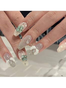 プチリュクス(Petit Luxe)/美フォルムで大人可愛い指先へ