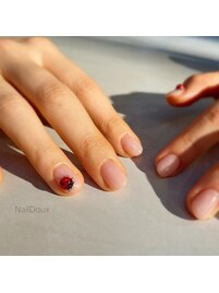てんとう虫ネイル