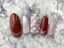 頑張った私へご褒美キラ艶ネイル