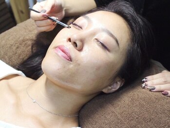 ミニョン 堺東店/「目元ケア」～施術～１