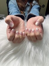 デュアスアール チャンドラ(DuasR chandra)/白のラメグラデーション