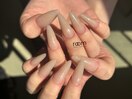 スキンカラー×ロングネイル
