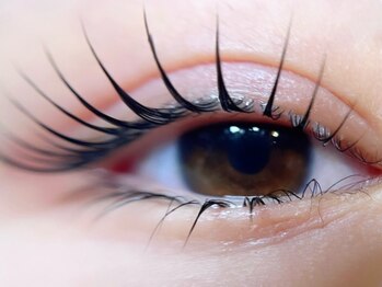 クレポワール(Clapoir)の写真/【まつ毛パーマ】自まつ毛を活かし最大限長く魅せる♪ラッシュリフト極上カールが高持続で印象的な目元に★