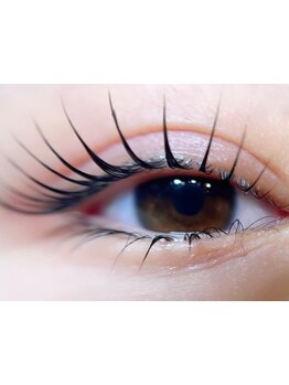 ナチュラル上品な目元にしたい