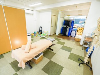 雑色カイロプラクティック整体院/施術ベッド
