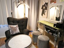 マロン(marron)/メイクお直しできます。