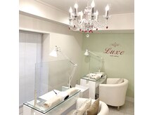 ネイルサロンリュクス (nailsalon Luxe)の雰囲気（スニーズガードを設置しております。その都度全て消毒致します。）