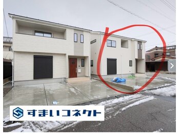 キキコ(KIKIKO)/右側の建物が当店です！