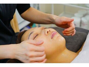 ユカリス(Yu.charis)/REVIハーブピーリング施術工程♪