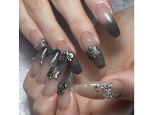 オンネイル(on nail)の雰囲気（ネイリストのネイルにも注目）