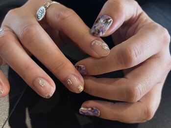 スタジオ ロワリー(studio Lowaly)の写真/自分を表現するファッションの一部として、好きな色、好きなデザイン、その日の気分を爪先に。/恵比寿駅