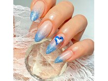 アイネイル 高幡不動(Ai Nail)の雰囲気(6・7月フラッシュグラデーション+パーツ2本付き)