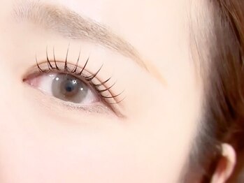 アイネイル(eyenail)の写真/【パリエクの進化型アンドヘルシー】束感OKマツエク［100本］×パーマ！ナチュラルからぱっちりまで☆