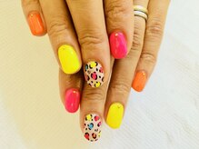 プラハネイル(+HER 美甲)/ネオン×カラフル豹柄