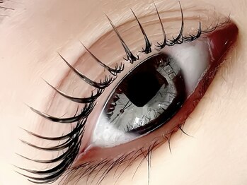 フリークラッシュ 高崎(FLEEK LASH)の写真/《"可愛い"は作れる♪》一目で伝わる仕上がりの美しさ◎韓国式束感まつげパーマでガラッと印象チェンジ★