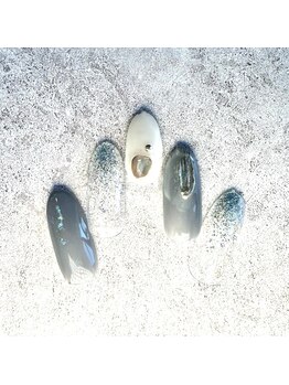 キラキラブルーネイル