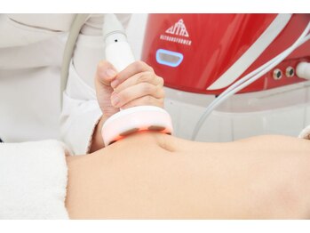 アルマサロン 菊陽(Almasalon)の写真/短期集中でぷよぷよ肉とお別れ!気になる部分をケアしてマイナス5キロ見えを目指しませんか?◎