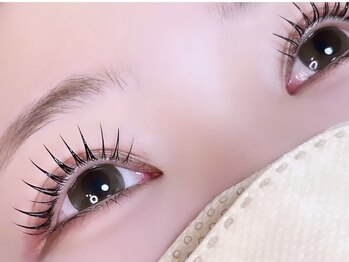 マックスサロン 池袋店(MAXSALON)の写真/【池袋東口】初めての方にもおススメ♪羽みたいに軽い!フラットラッシュでぱっちりナチュラル目元に☆