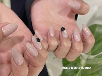 ネイルドットスタジオ 堺筋本町(NAIL DOT STUDIO)/ピンクラメ×薔薇