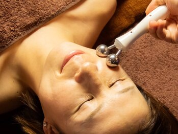 ヴィトワ(Vitowa)/ウルトランスフォーマー施術風景