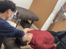 トムズ(Tom’s)/田中洋平さんに美容鍼