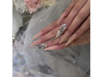 U'ii nail salonの写真/【長さだし×ワンホン】SNSで話題★理想のロングフォルムを叶える！うる艶ロングネイル♪