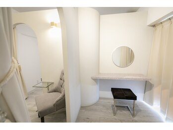 シックビューティバー(Chic Beauty Bar)/眉ワックス、まつげパーマ