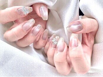 ルナ(Luna)の写真/春の新生活に向けて美しい指先に！OLさんに人気の上品ネイル♪上品な中にも可愛らしさをプラス♪
