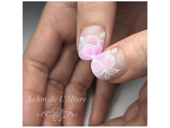 サロンドラリュール(Salon de L'Allure)/