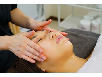 ユカリス(Yu.charis)/REVIハーブピーリング施術工程♪